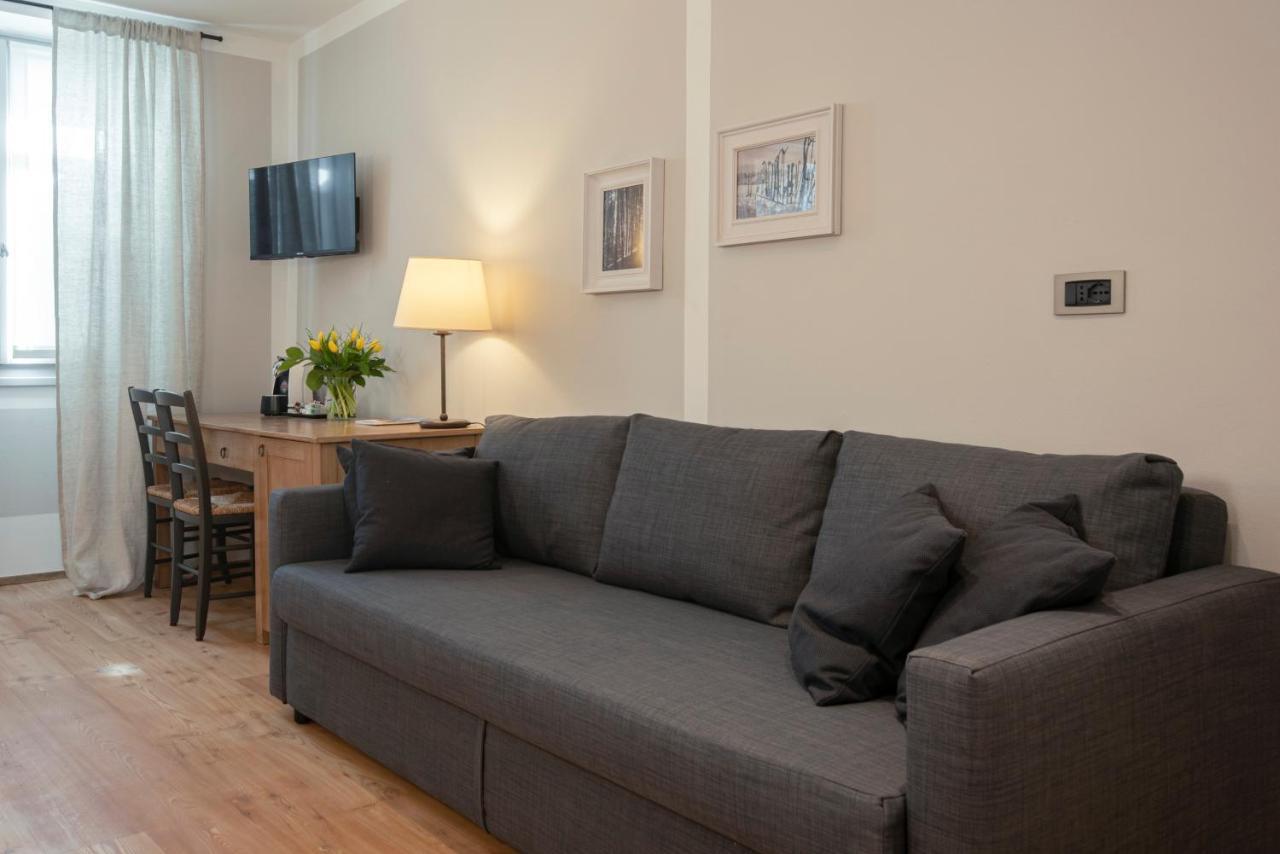 La Canonica Suite Apartments New Location Тренто Екстериор снимка
